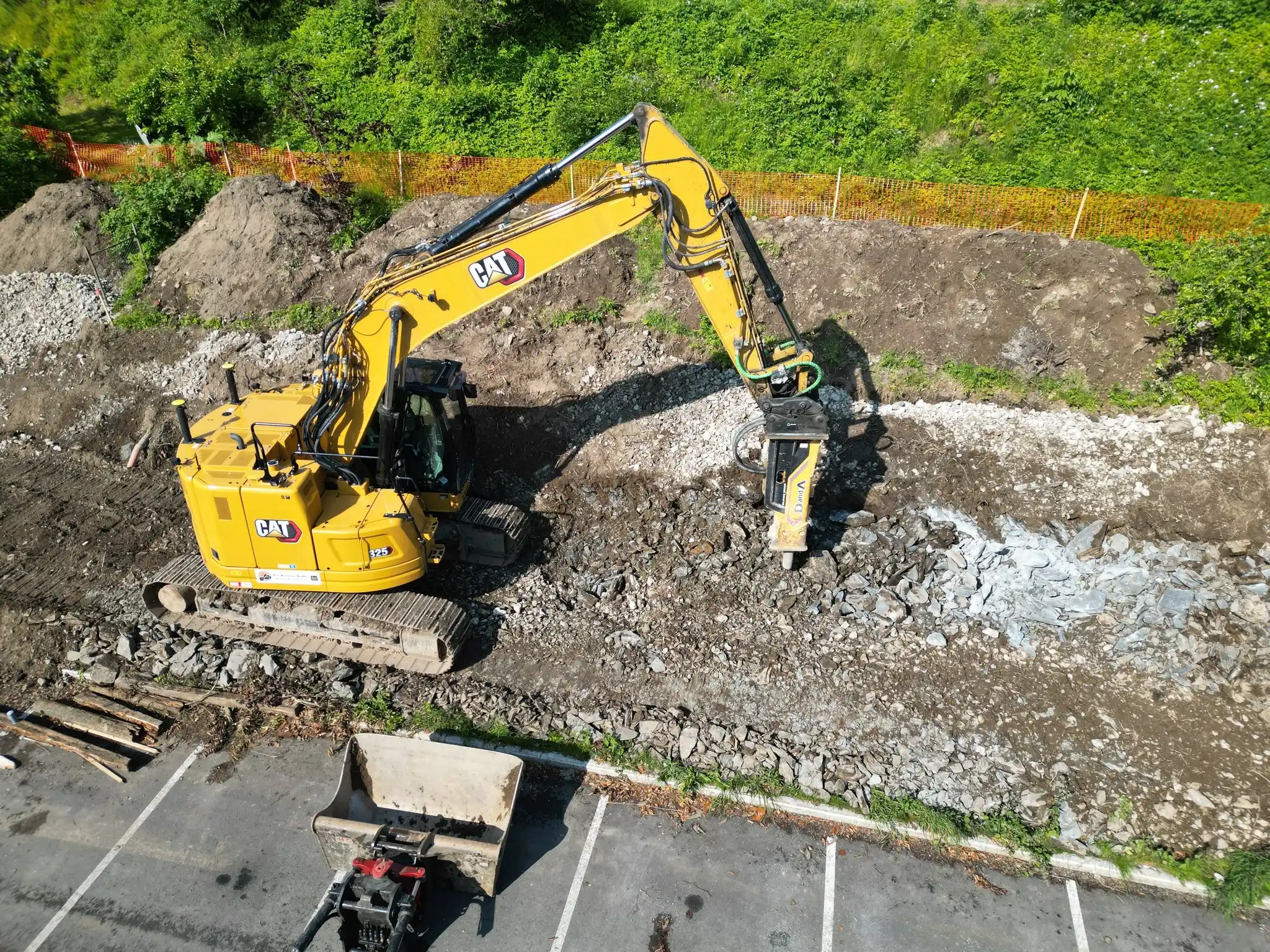 Gravemaskin i arbeid — PK Rodlie maskinentreprenør Svelvik